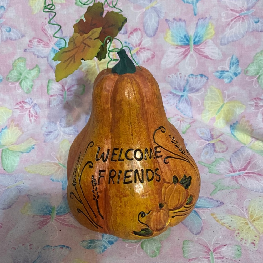 🦋 Fall wooden pumpkin. 7 1/2” tall